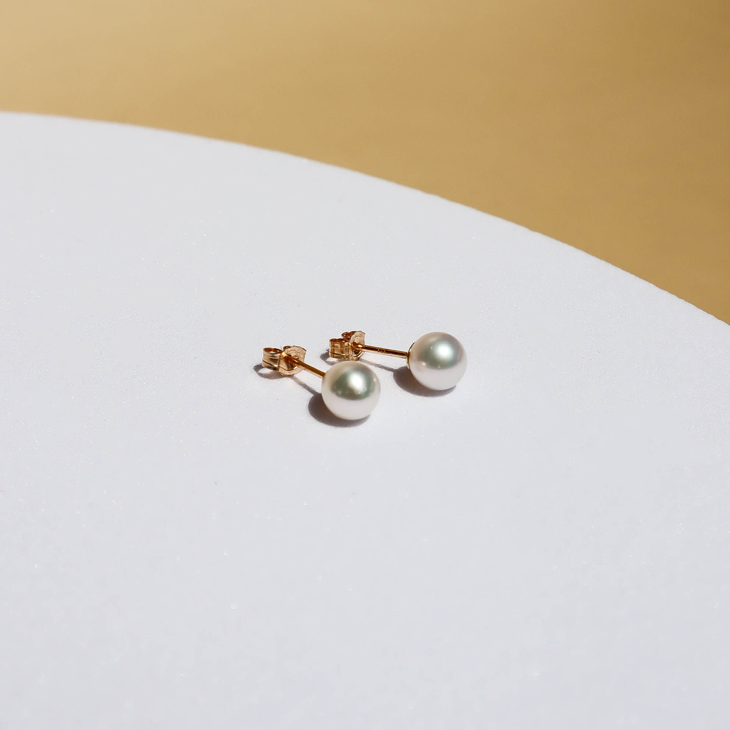 14k gold pearl stud earrings